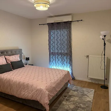 Appartement Apparemment Confortable Et Lumineux