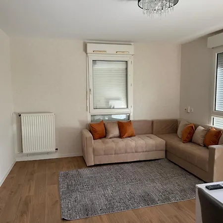 Apparemment Confortable Et Lumineux Appartement Le Mans
