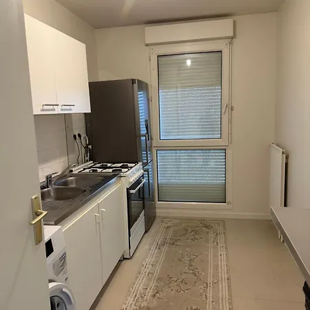 Appartement Apparemment Confortable Et Lumineux *